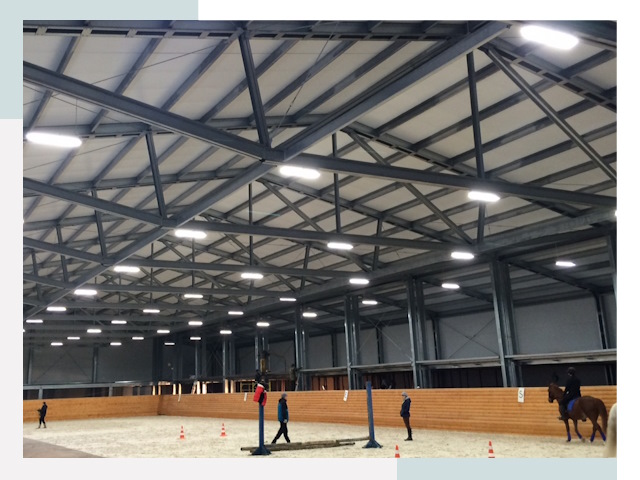 Строительство конных манежей от 610 руб в Кизляр